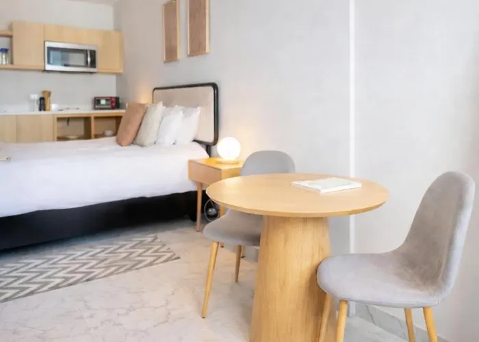 Premier Twin With Exclusive Rooftop Apartment